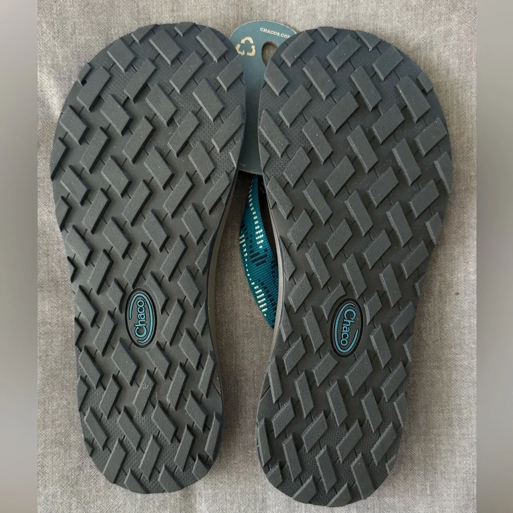 NWT Chaco Teal and Gray Flip Flops Men size 10
